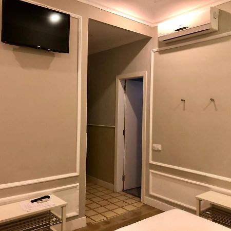 Hostal Medea Барселона Экстерьер фото