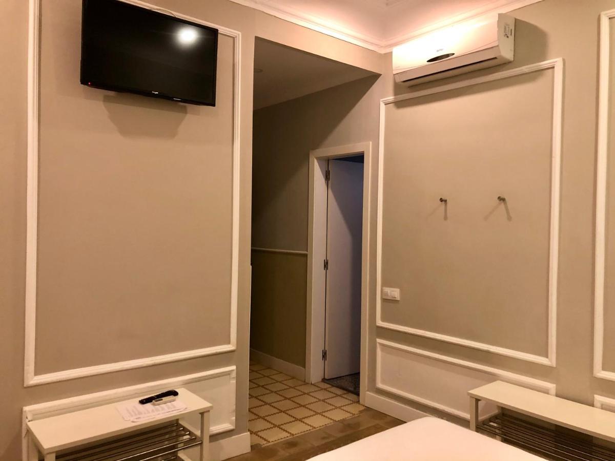 Hostal Medea Барселона Экстерьер фото