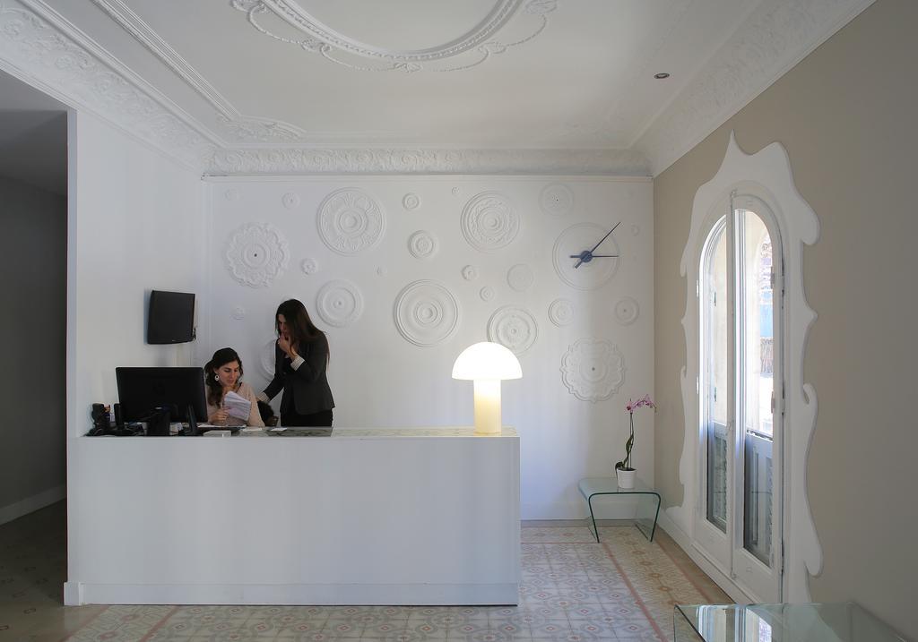Hostal Medea Барселона Экстерьер фото