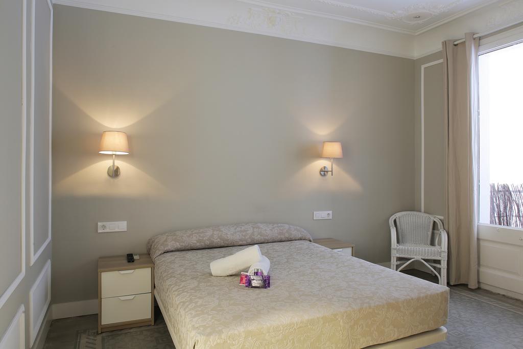 Hostal Medea Барселона Номер фото