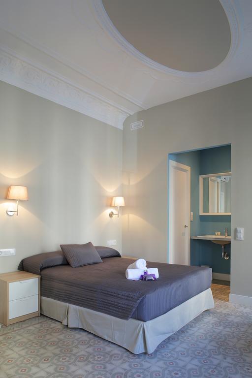 Hostal Medea Барселона Номер фото